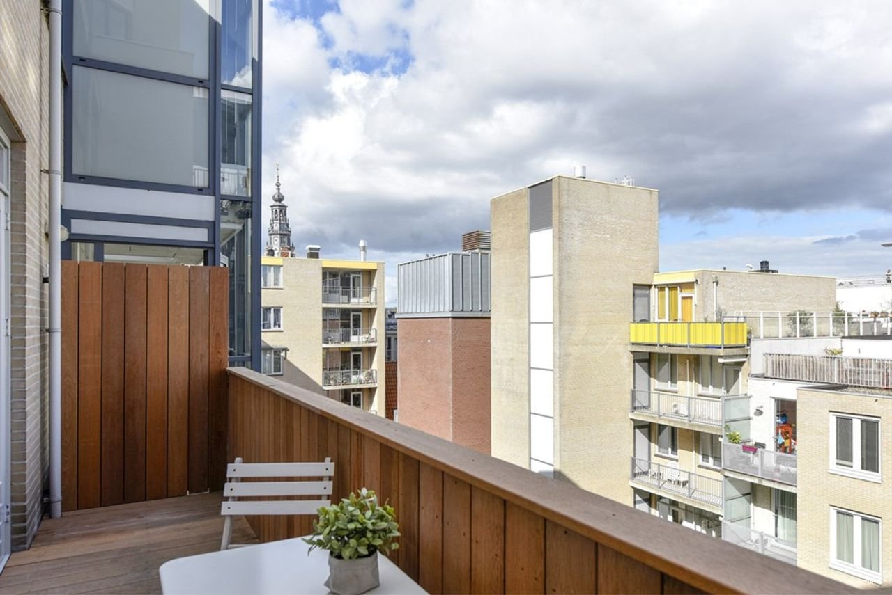 Maisonnette met terras aan het Waterlooplein - Afbeelding 1
