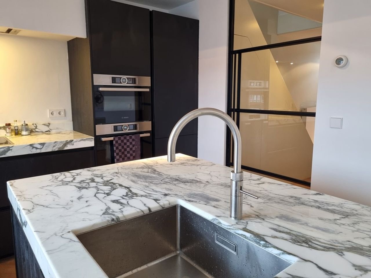 Maisonnette met terras aan het Waterlooplein - Afbeelding 8