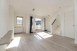 Licht appartement met 40m² privédakterras