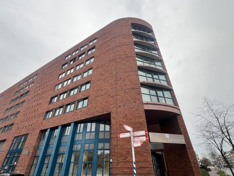 Spacious living (175m²) in the center of Helmond - Image 1