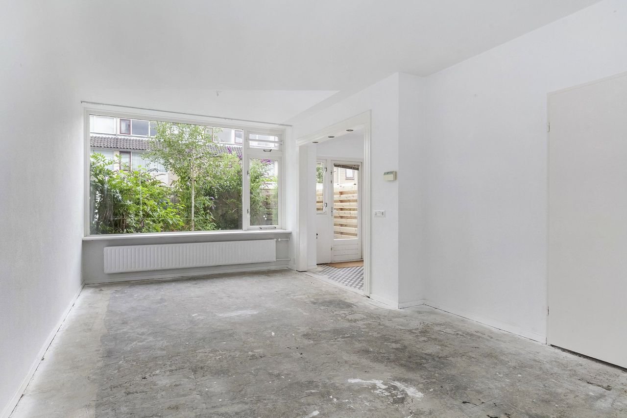 Spacious house with garage in Aa-landen - Image 3