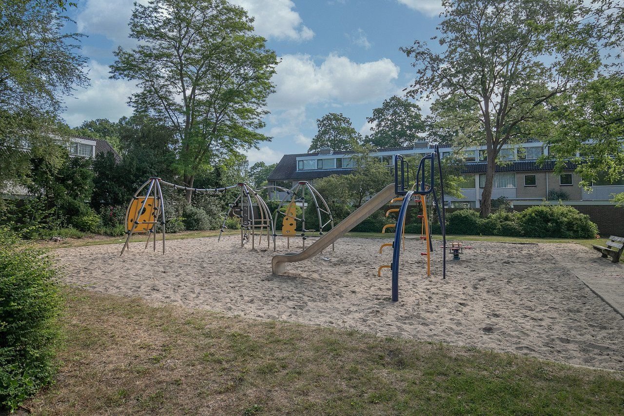 Spacious house with garage in Aa-landen - Image 15