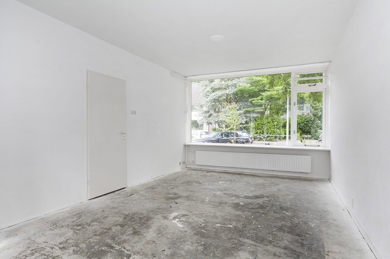 Spacious house with garage in Aa-landen - Image 2