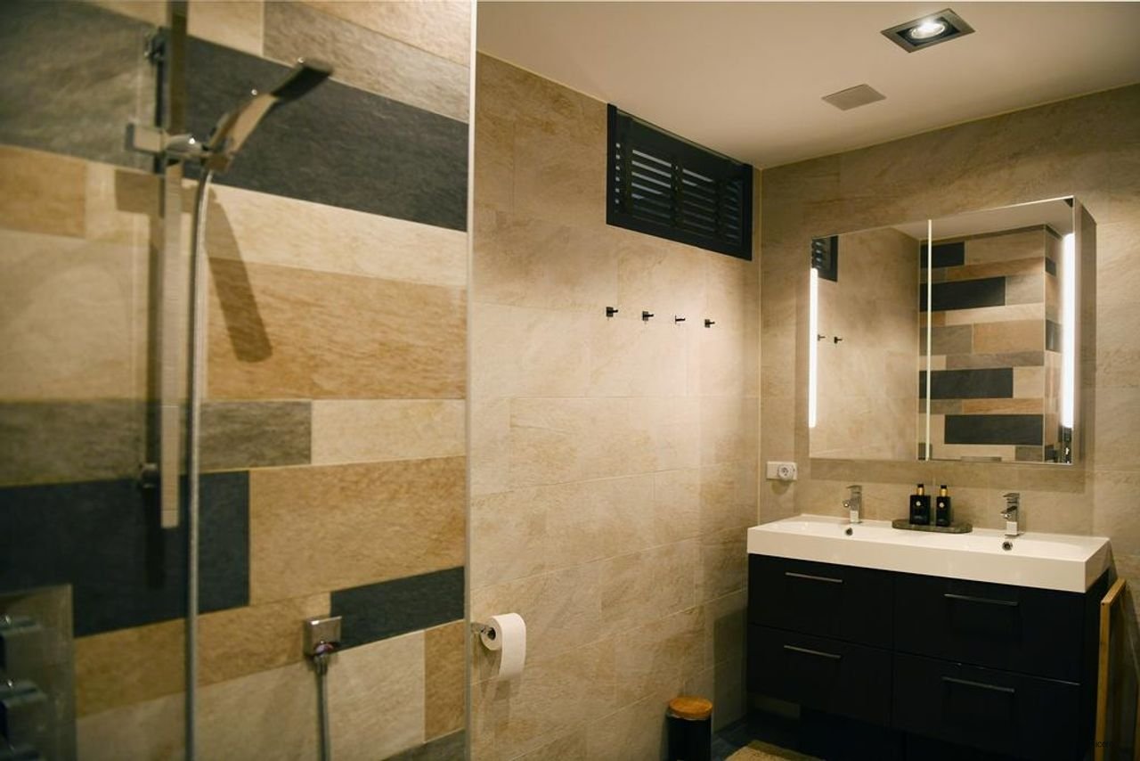 Luxury 2-bedroom apartment with roof terrace - Image 20