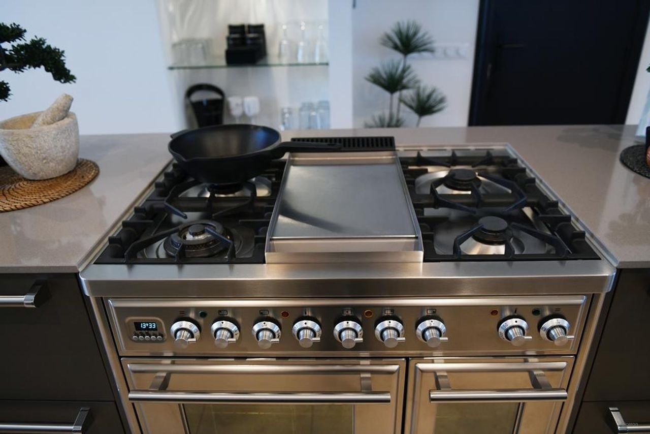 Luxury 2-bedroom apartment with roof terrace - Image 9