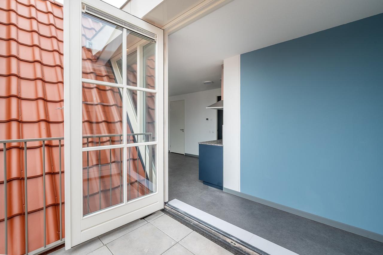 Gemeubileerde studio met terras - Afbeelding 9