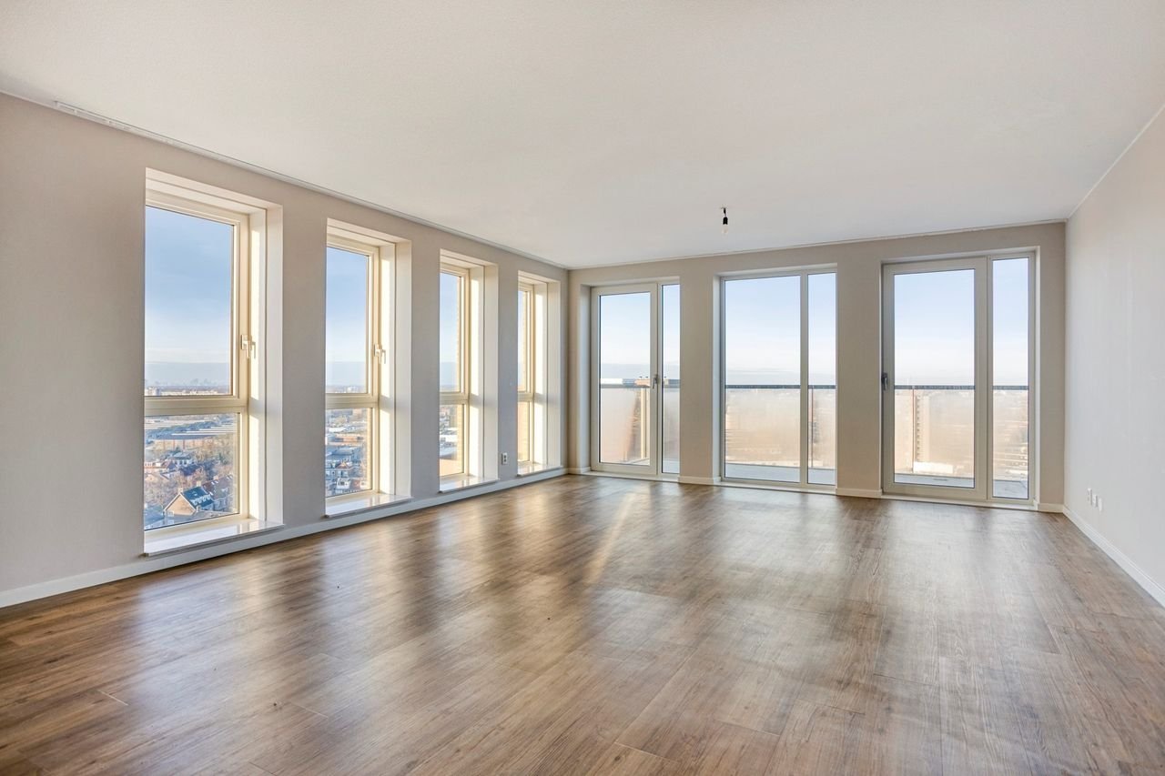 Panoramic Views over Leiden: 156 m² - Image 2