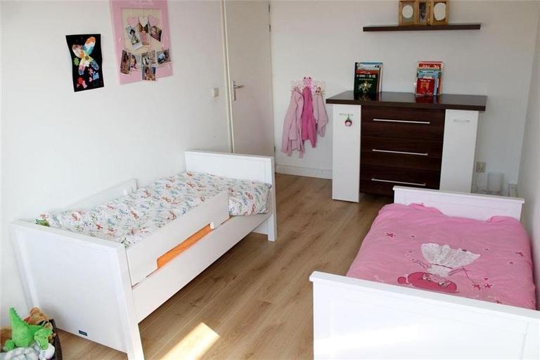 Spacious semi-detached house with garage in De Polders - Image 6