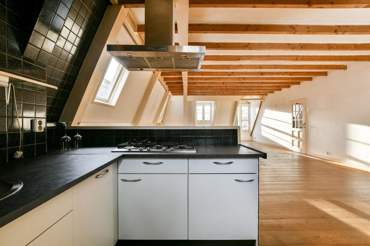 Spacious upper-floor apartment in the center of Weesp - Image 11