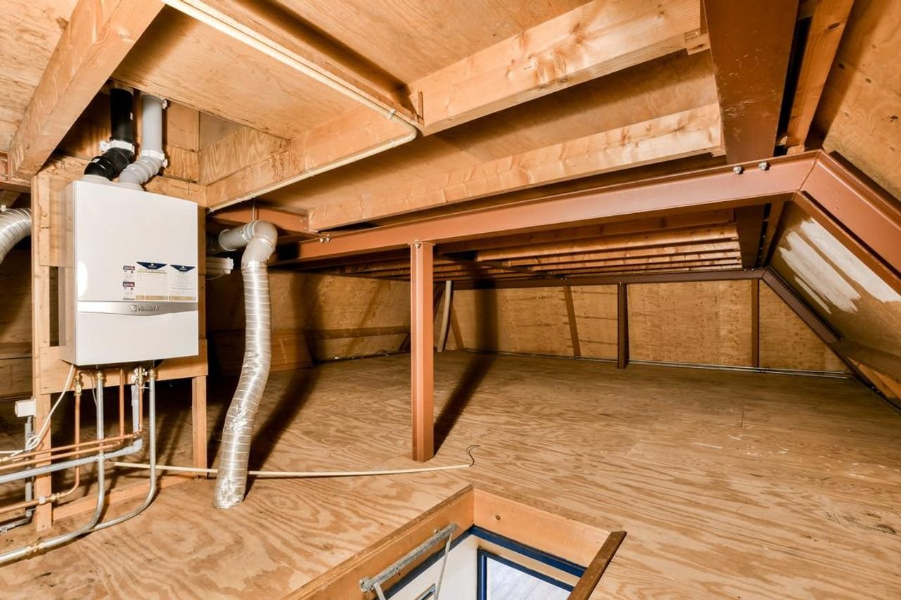 Spacious upper-floor apartment in the center of Weesp - Image 22