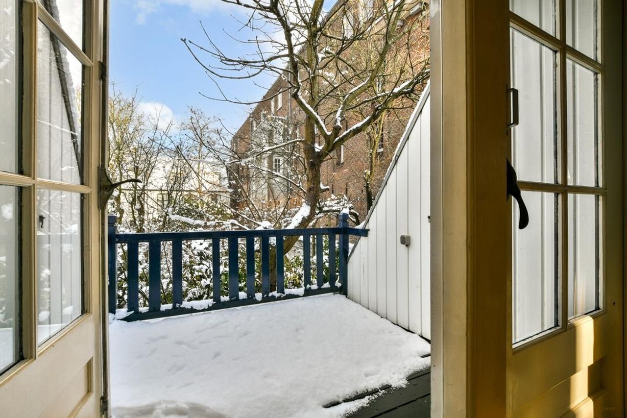 Spacious upper-floor apartment in the center of Weesp - Image 12
