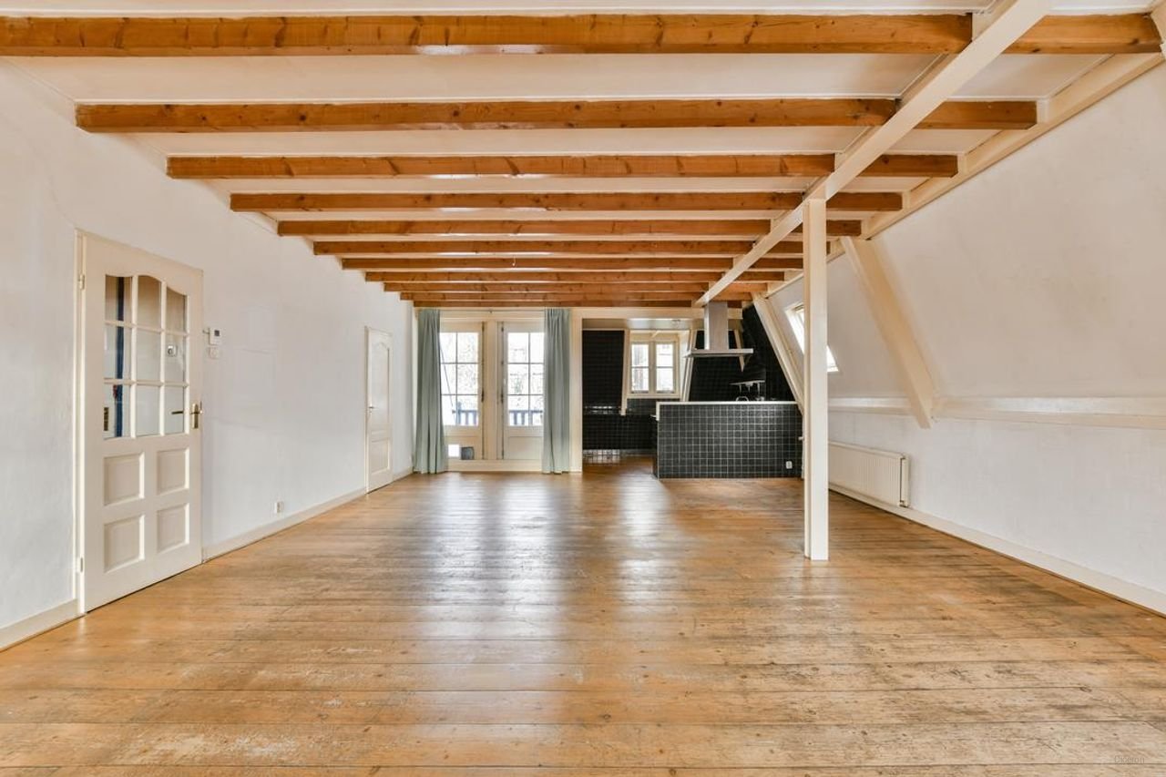 Spacious upper-floor apartment in the center of Weesp - Image 7