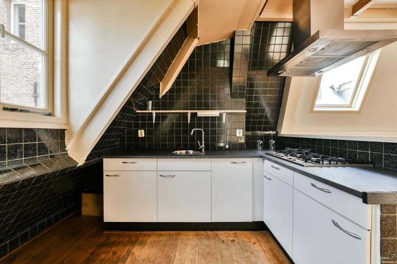 Spacious upper-floor apartment in the center of Weesp - Image 10