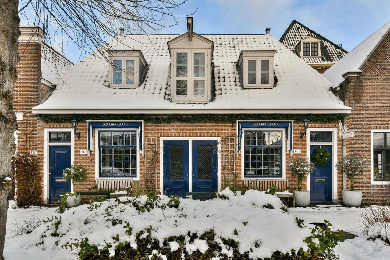 Spacious upper-floor apartment in the center of Weesp - Image 25