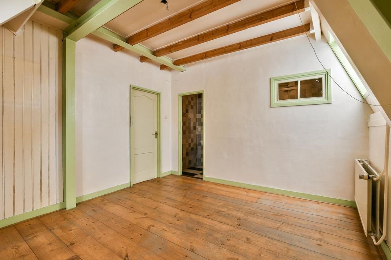 Spacious upper-floor apartment in the center of Weesp - Image 15