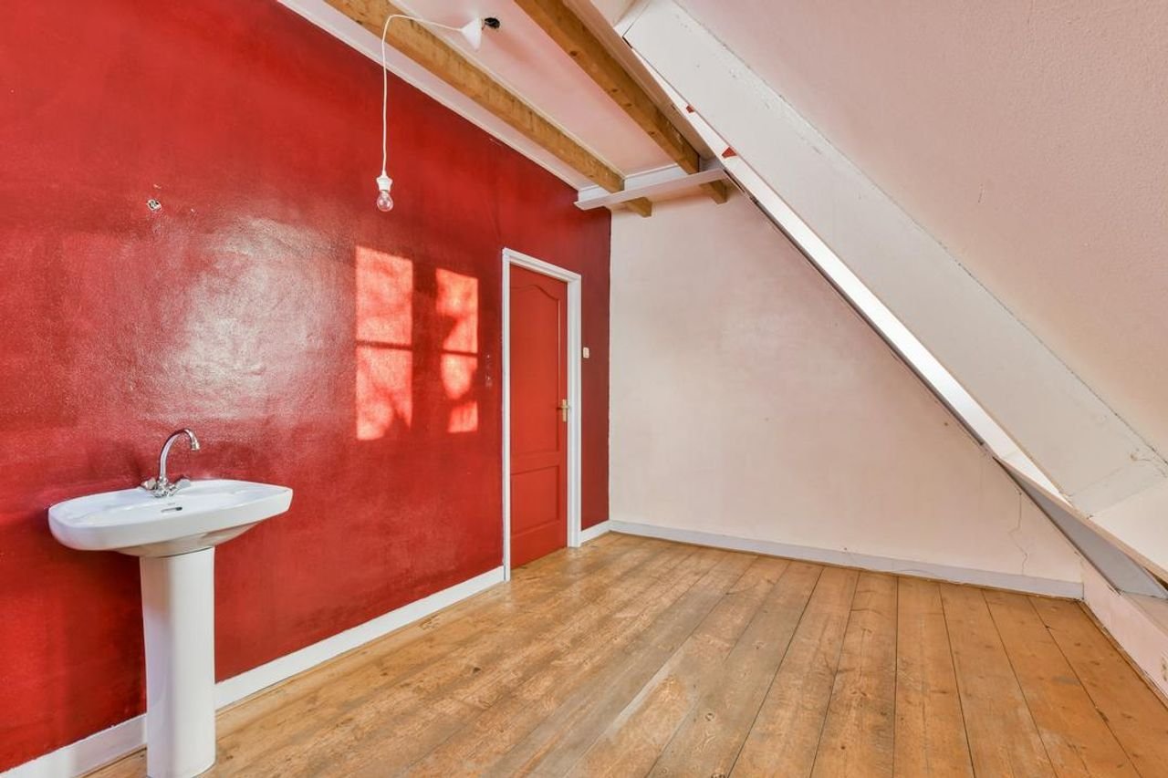 Spacious upper-floor apartment in the center of Weesp - Image 21