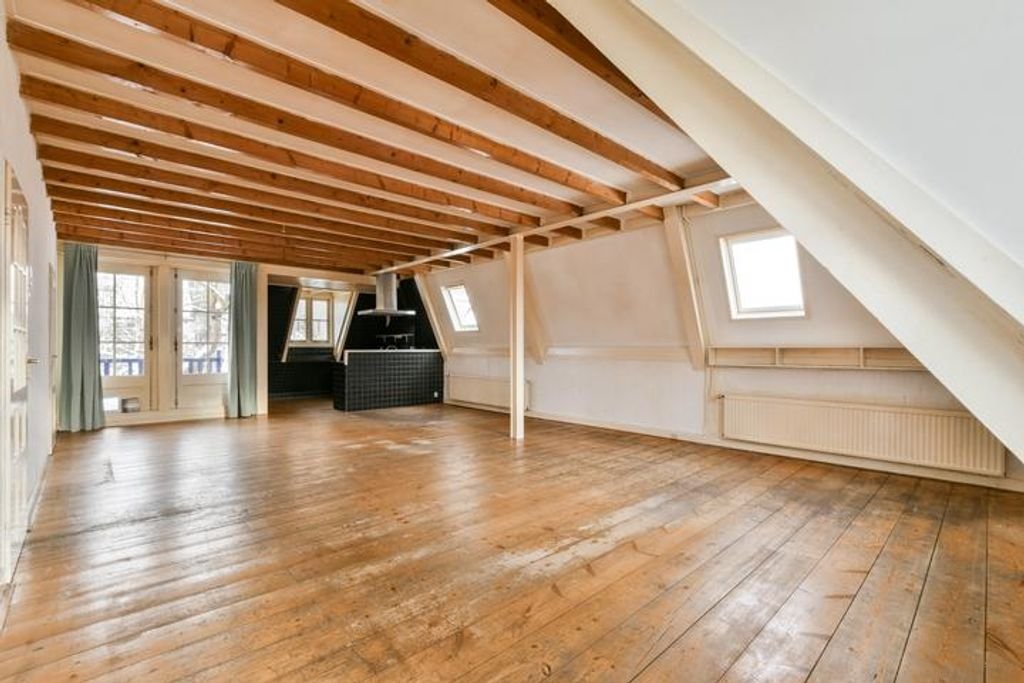 Spacious upper-floor apartment in the center of Weesp - Image 3