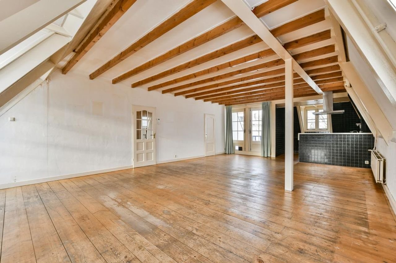 Spacious upper-floor apartment in the center of Weesp - Image 6