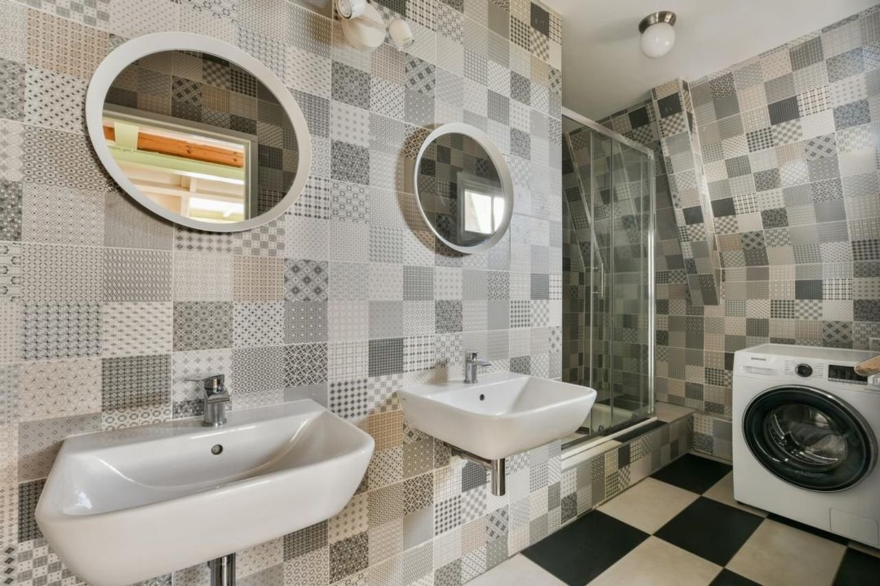 Spacious upper-floor apartment in the center of Weesp - Image 17