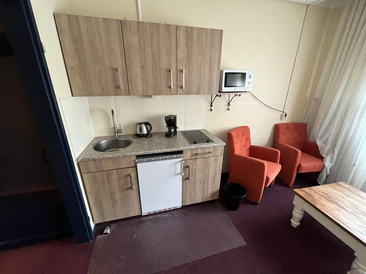 Furnished studio with roof terrace in Enschede - Image 1