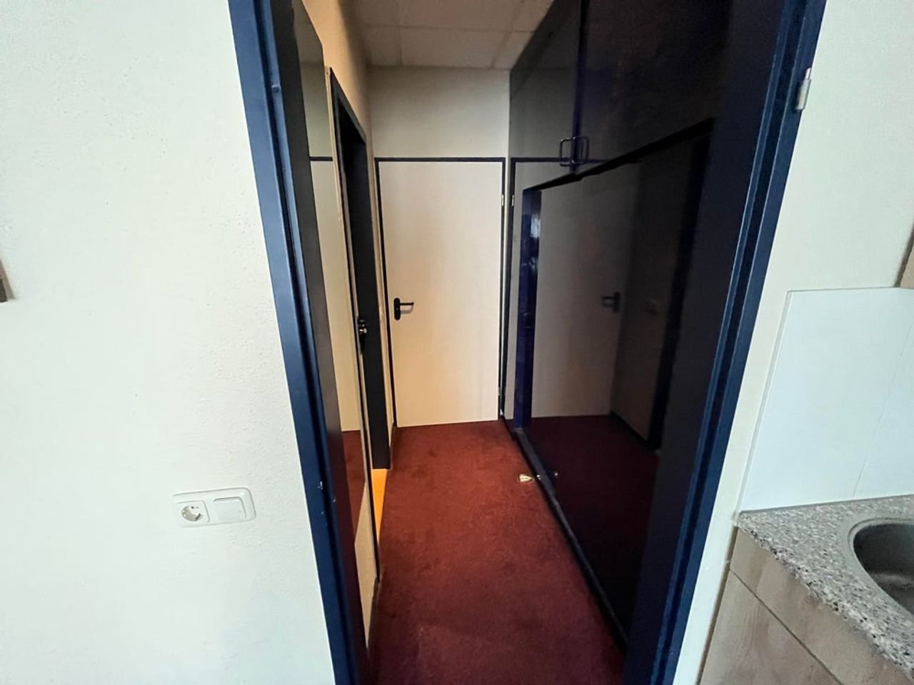 Furnished studio with roof terrace in Enschede - Image 7