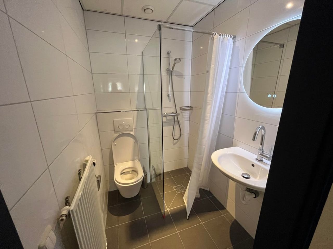 Furnished studio with roof terrace in Enschede - Image 4