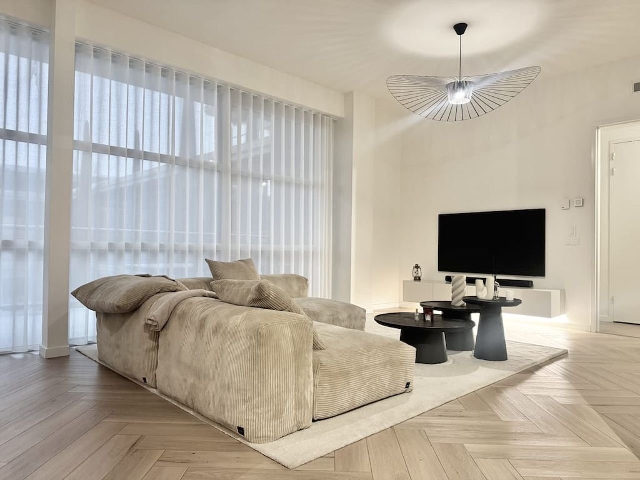 Spacious 4-room apartment with two balconies - Image 8