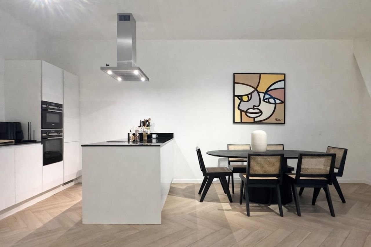 Spacious 4-room apartment with two balconies - Image 5