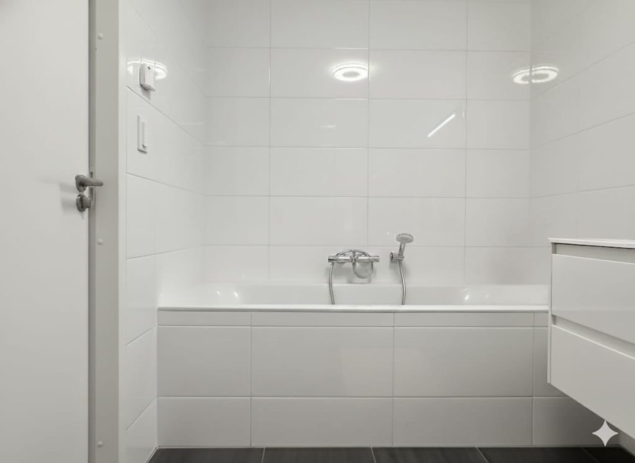 Spacious 4-room apartment with two balconies - Image 13