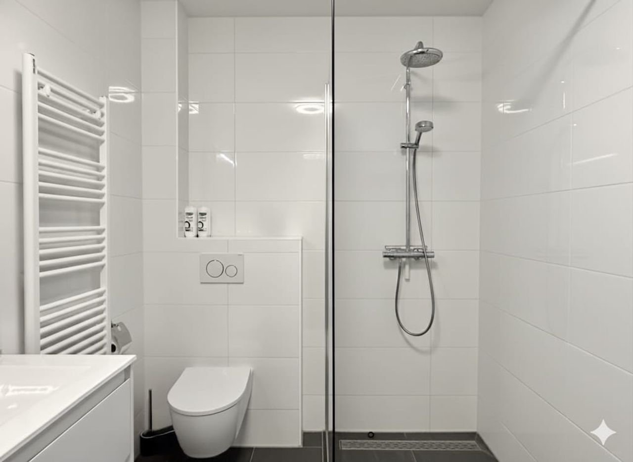 Spacious 4-room apartment with two balconies - Image 15