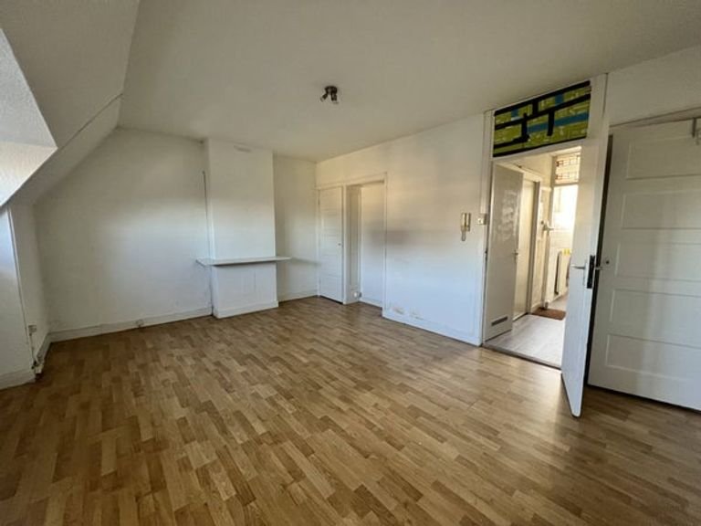 Spacious 30m² room in Voorburg - Image 2