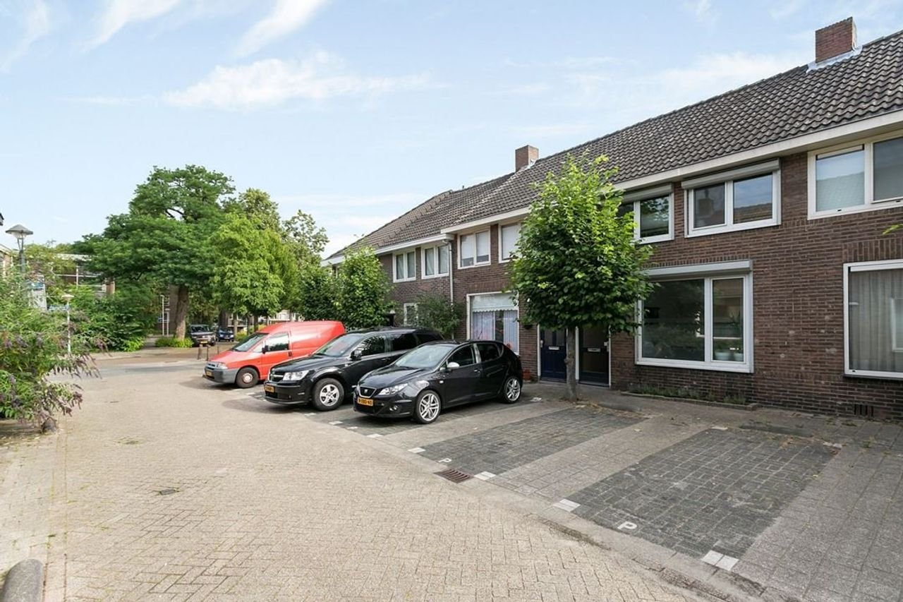 Karakteristiek huis met diepe tuin in Gestel - Afbeelding 1