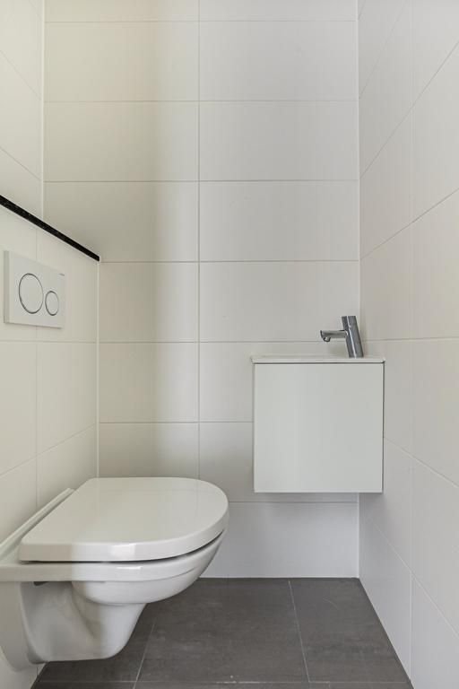 Renovated 1930s home with garden - Image 6