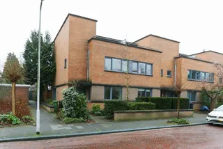 Bright corner house with garden in Voorburg West