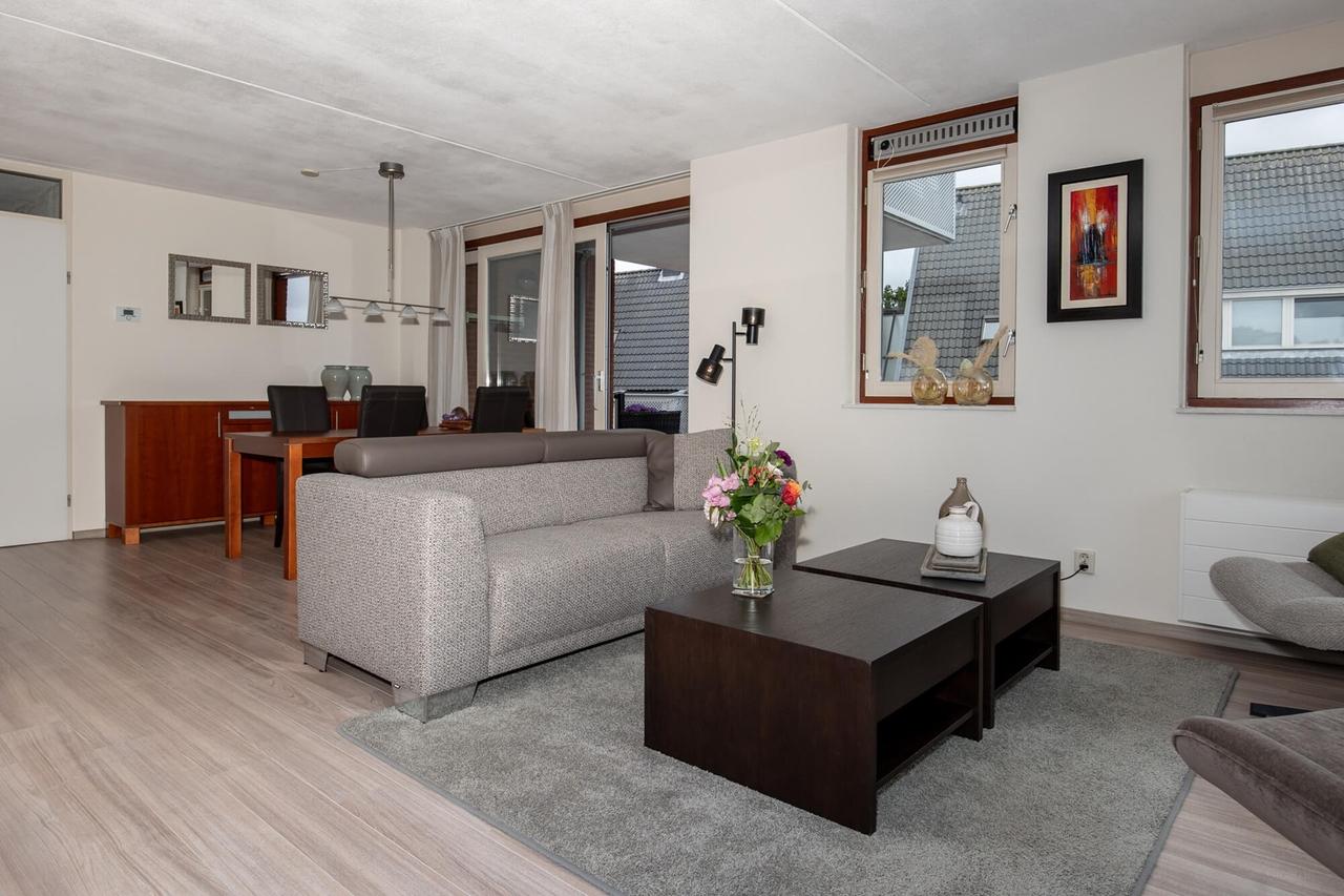 Furnished Apartment with Harbor View - Image 5
