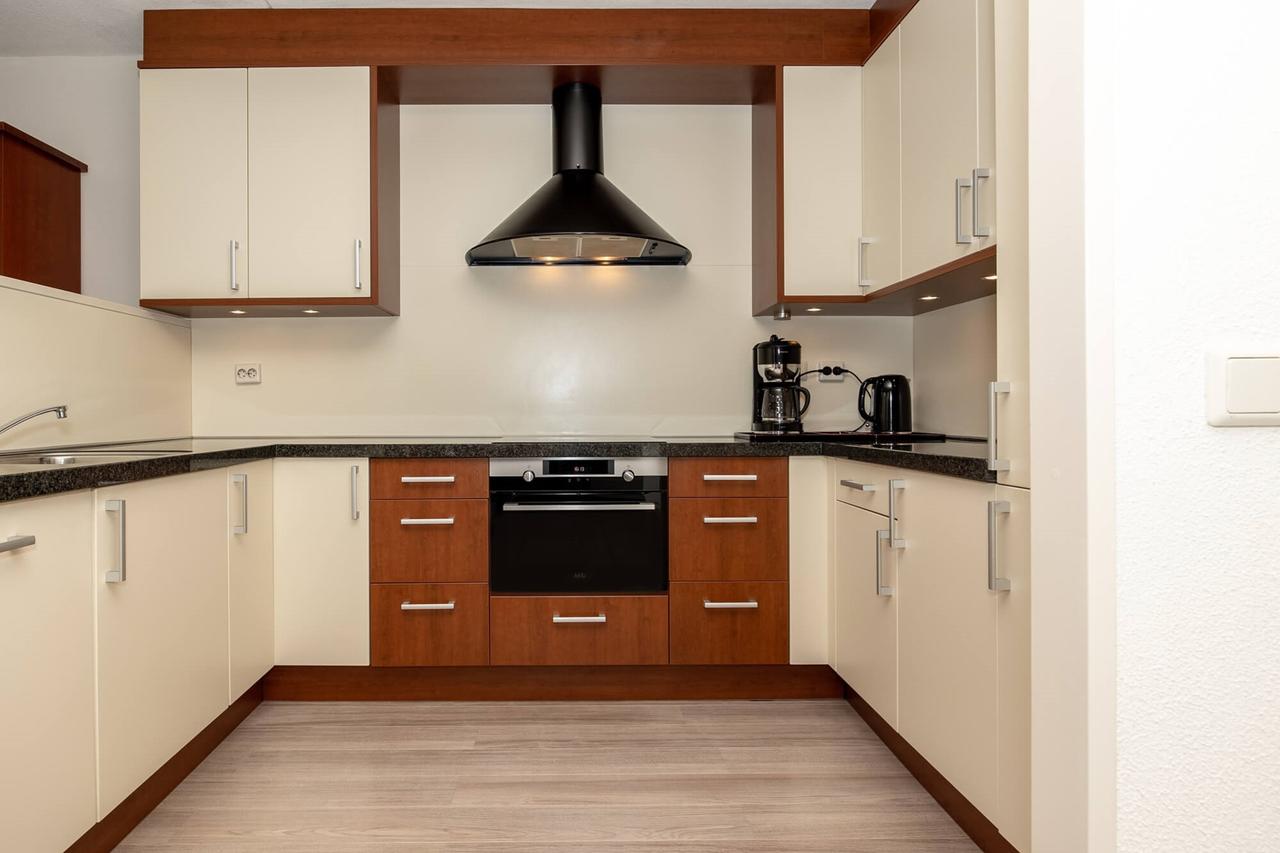 Furnished Apartment with Harbor View - Image 8