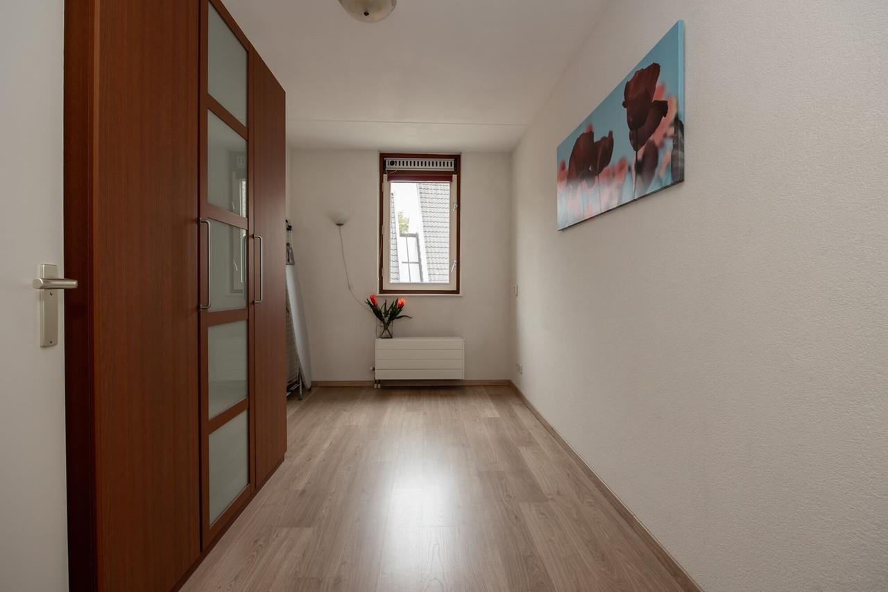 Furnished Apartment with Harbor View - Image 14