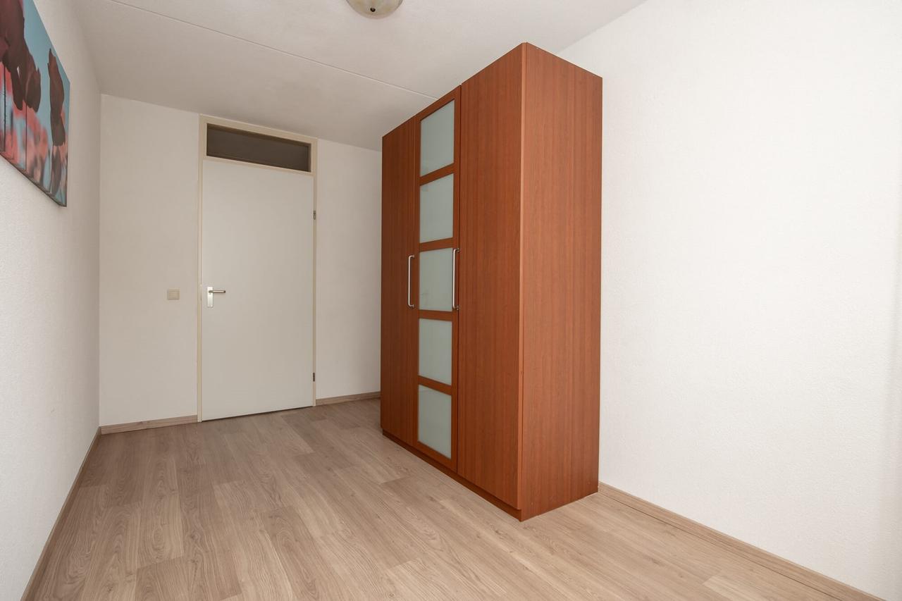 Furnished Apartment with Harbor View - Image 15