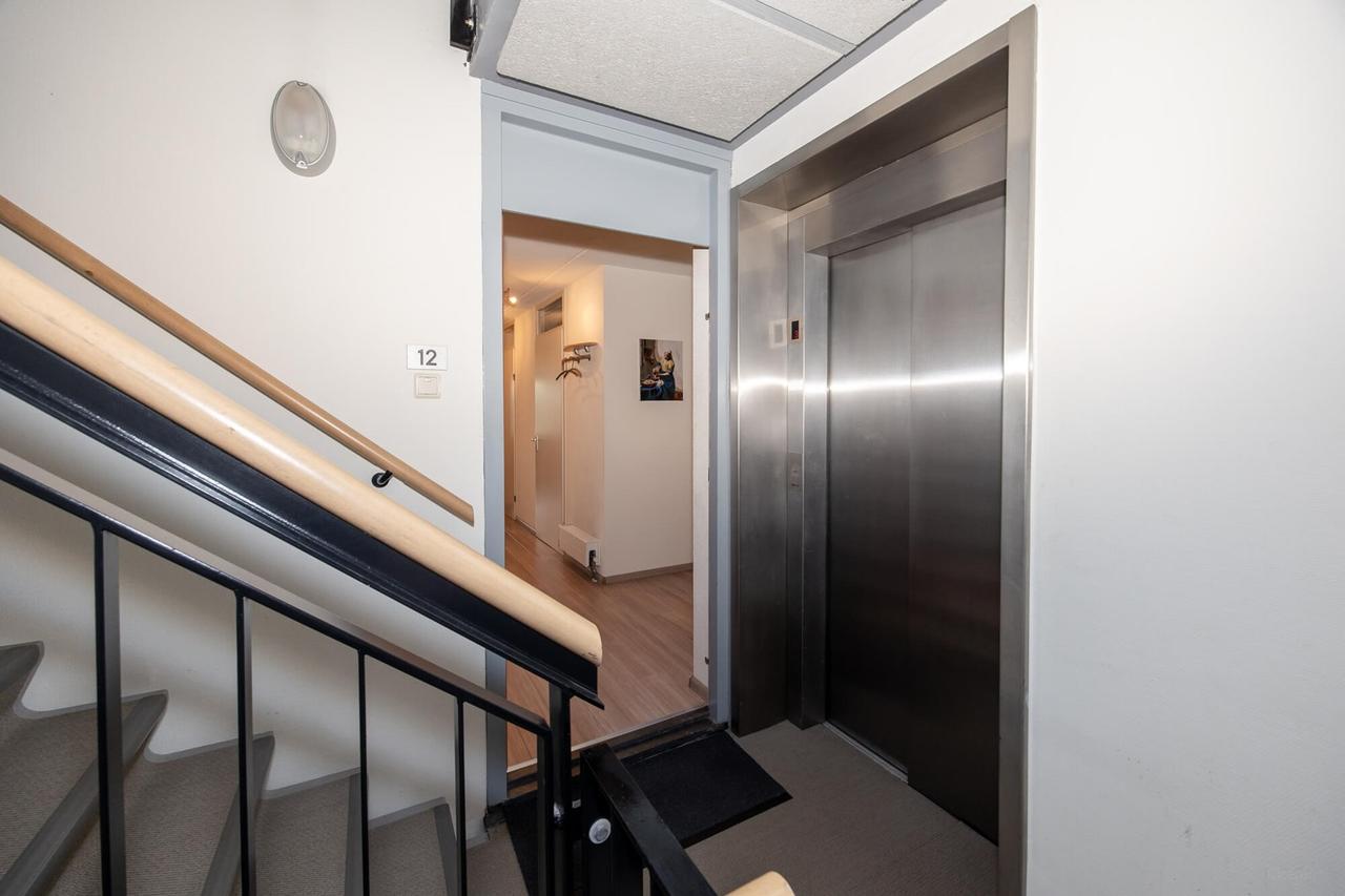 Furnished Apartment with Harbor View - Image 20