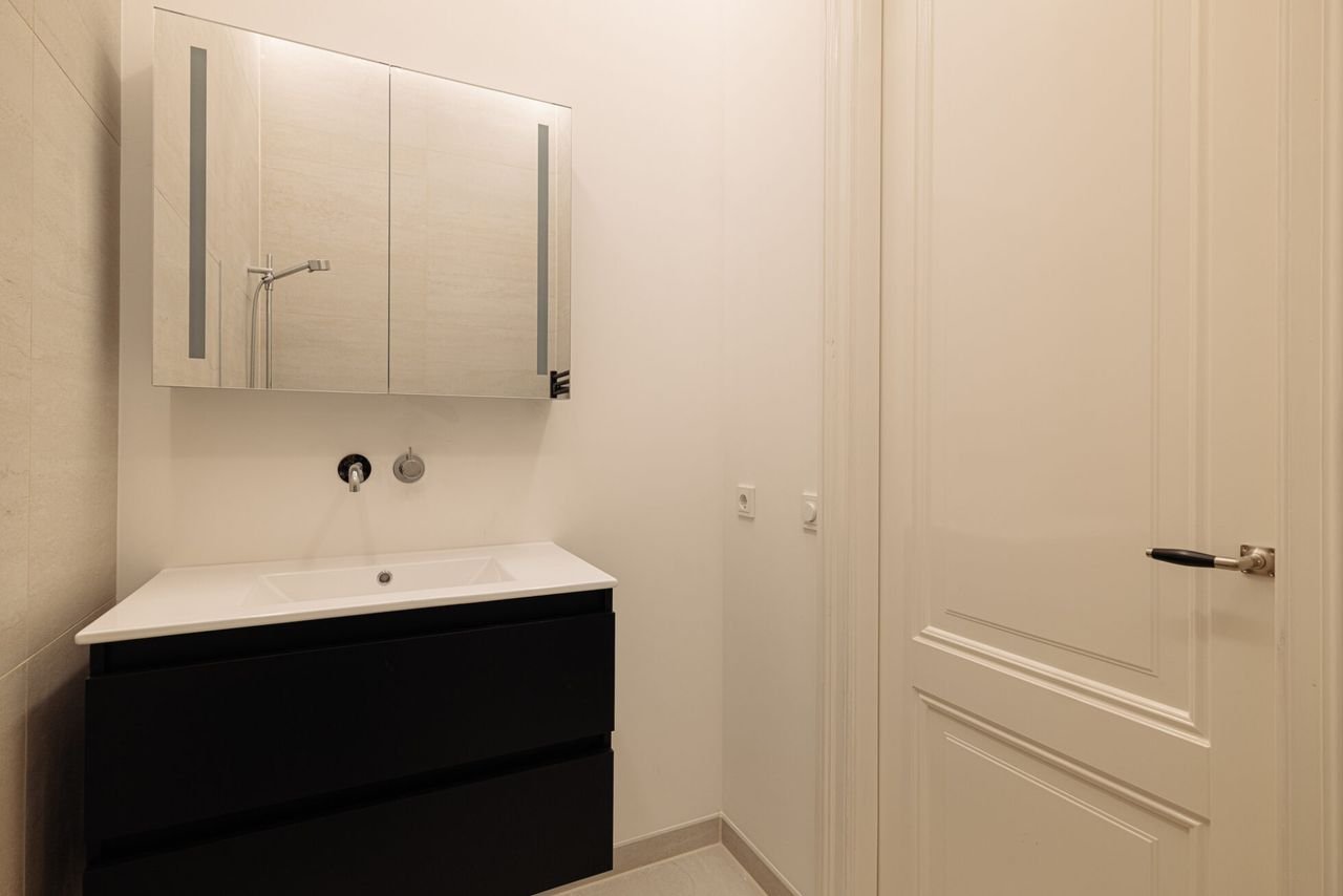 Gerenoveerd monument aan de gracht (92 m²) - Afbeelding 9