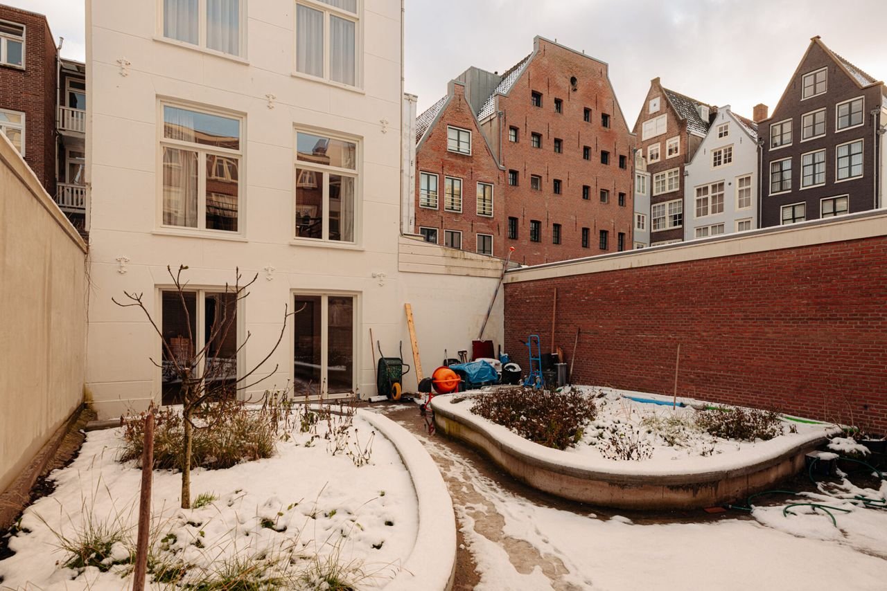 Gerenoveerd monument aan de gracht (92 m²) - Afbeelding 15