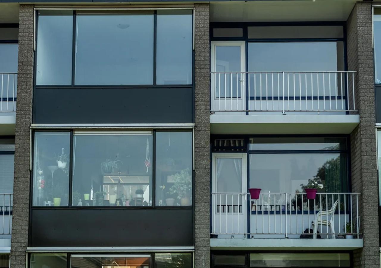 55+ appartement met lift en balkon in Menaam - Afbeelding 1