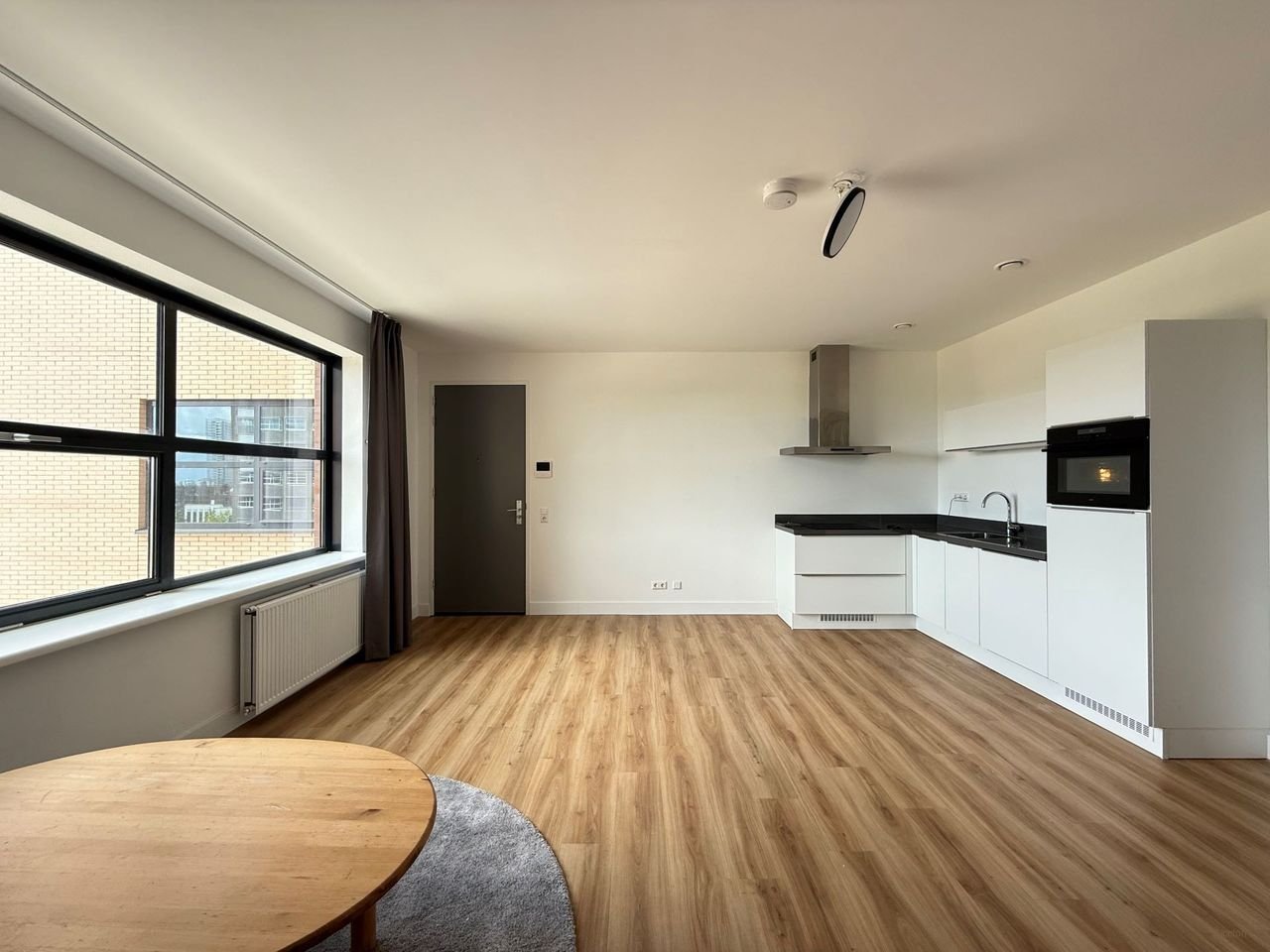 Energy-efficient studio with a view - Image 1