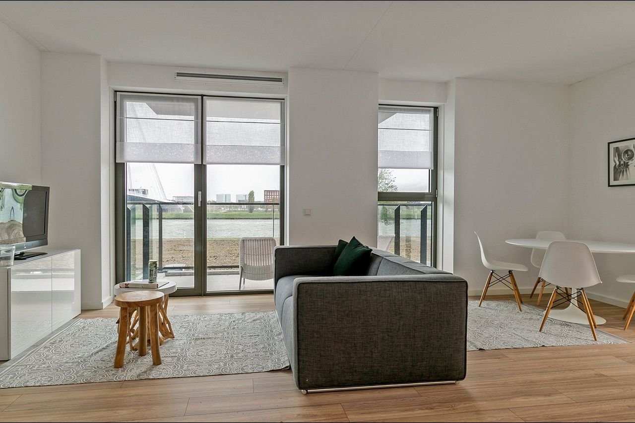 2-bedroom corner apartment overlooking the Amsterdam-Rhine Canal - Image 11