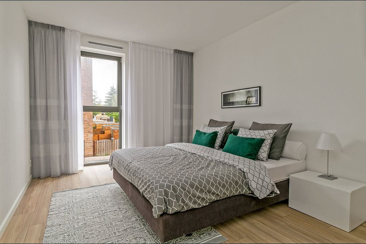 2-bedroom corner apartment overlooking the Amsterdam-Rhine Canal - Image 15