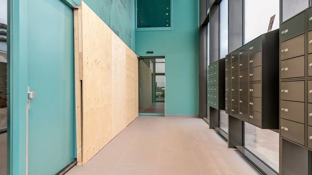 2-bedroom corner apartment overlooking the Amsterdam-Rhine Canal - Image 3