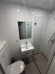 Opgeknapt appartement met balkon in Oud-West - Afbeelding 4