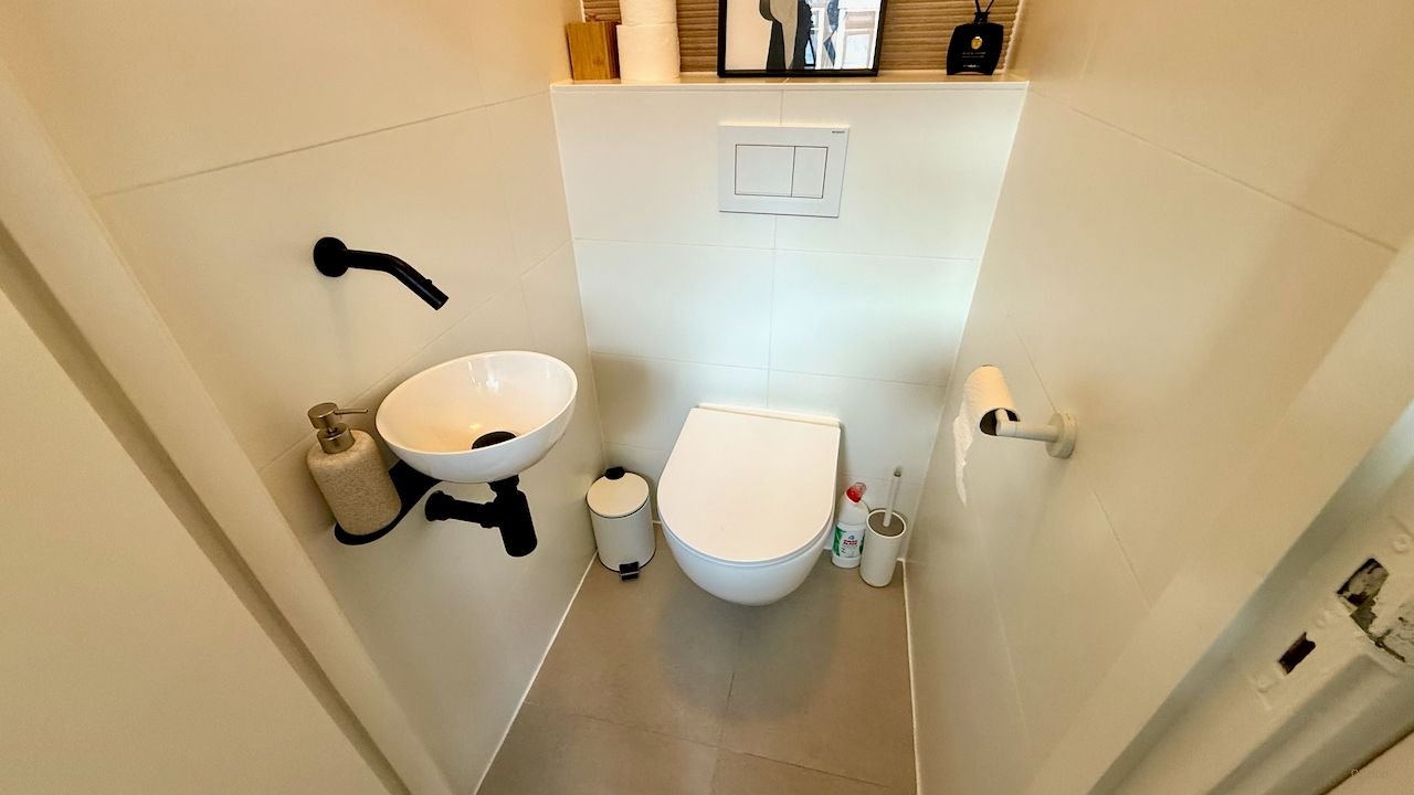 Moderne 2-kapper met kookeiland en tuin - Afbeelding 21