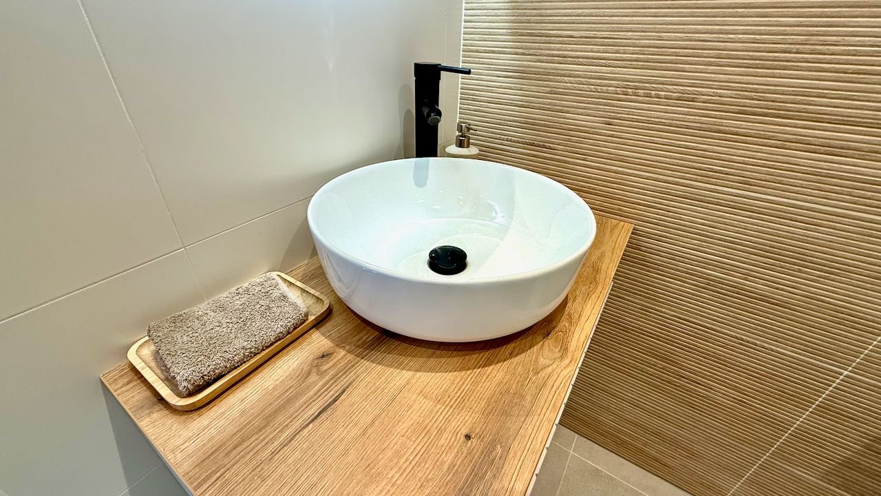 Moderne 2-kapper met kookeiland en tuin - Afbeelding 19