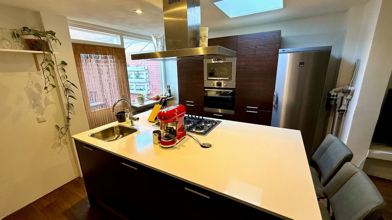 Moderne 2-kapper met kookeiland en tuin - Afbeelding 9